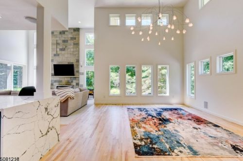 102 Stonehedge Ln, Sparta NJ  07871-2859 exterior