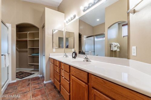 2651 Falcon View Dr, Tucson AZ  85713-4383 exterior