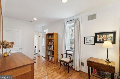 618 19 St, Philadelphia PA 19146-4655 exterior