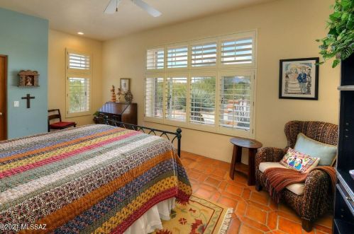 4820 Camino Escuela, Tucson AZ 85718-5914 exterior