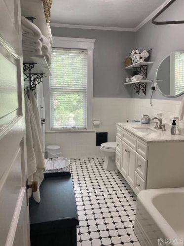 368 Middlesex Ave, Metuchen NJ  08840-1536 exterior