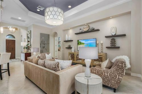 7331 Lantana Cir, Naples FL 34119-9809 exterior