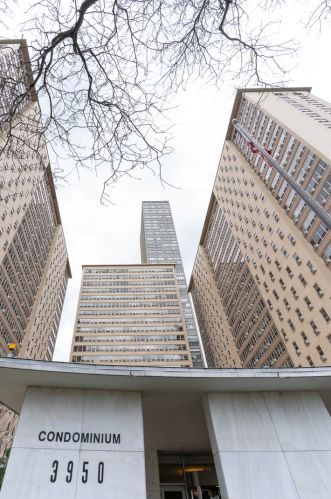 3950 Lake Shore Dr, Chicago IL  60613-3434 exterior