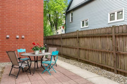 4442 Sunnyside Ave, Chicago IL  60630-4169 exterior