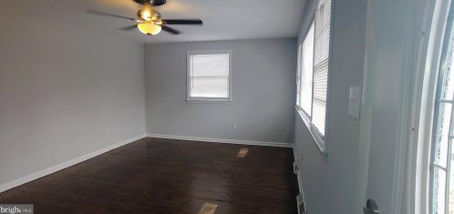 205 Davis Rd, Runnemede NJ 08078-1816 exterior