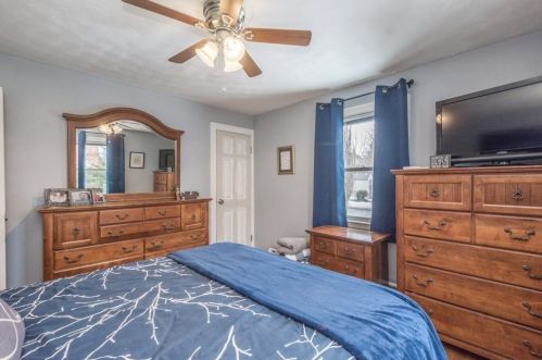 2 Ontario St, Worcester MA 01606-1873 exterior