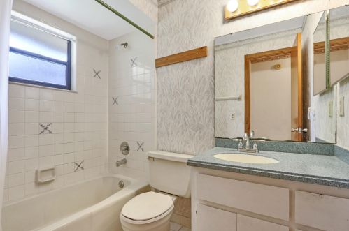 5709 Eagle Dr, Fort Pierce FL 34951-2322 exterior