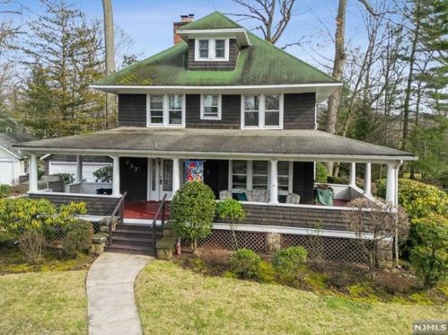 137 Haworth Dr, Haworth NJ 07641-1540 exterior