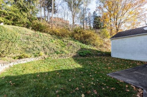 1717 Sillview Dr, Pittsburgh PA 15243-1558 exterior