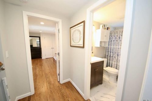 19 Livingston St, Huntington Station NY 11746-4026 exterior