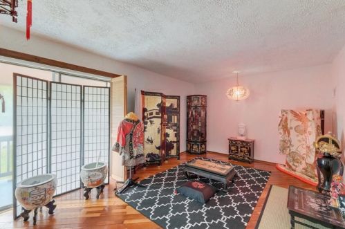 12422 Deer Trak, Austin TX 78727-5746 exterior