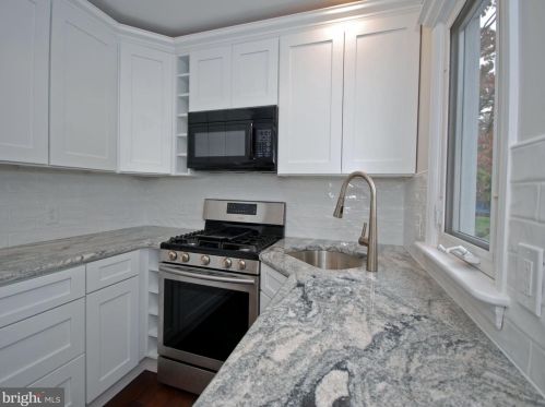 20 Fogarty Dr, Trenton NJ 08619-4320 exterior