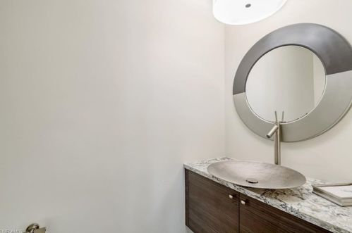 615 Carica Rd, Naples FL 34108-2642 exterior