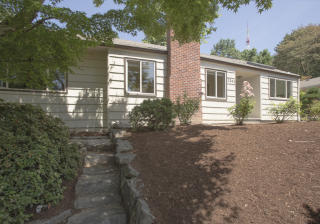 2343 Mitchell St, Portland, OR 97239-2126