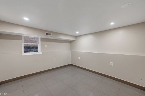 5937 Artesian Ave, Chicago IL 60645-5301 exterior