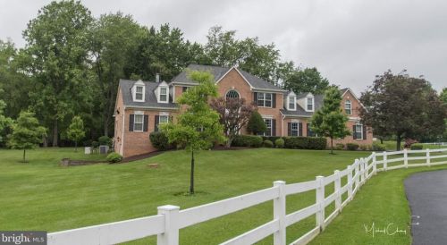 13010 Boswell Ct, Rockville MD  20854-6361 exterior