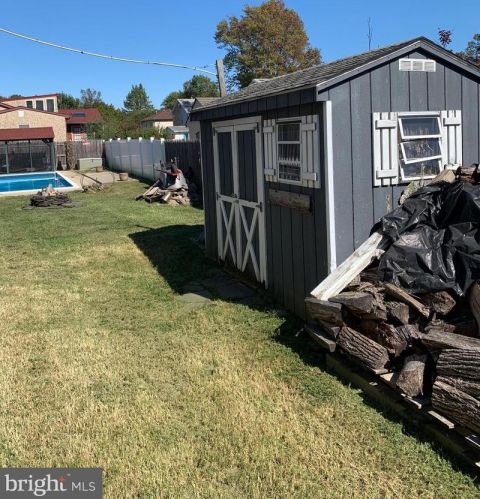 8 Mt Ave, Trenton NJ 08620-2931 exterior