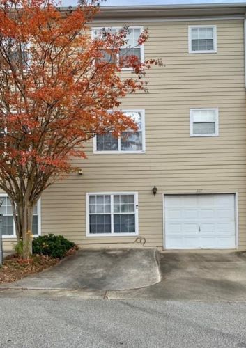 230 Amal Dr, Atlanta GA 30315-4807 exterior