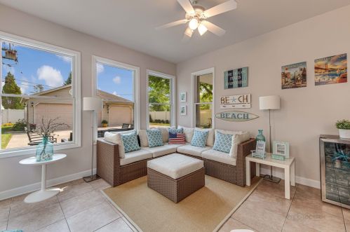 861 Linden Ave, Elmhurst IL 60126-5312 exterior