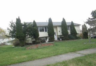 8 Milo Dr, Middletown, NY 10941-2036