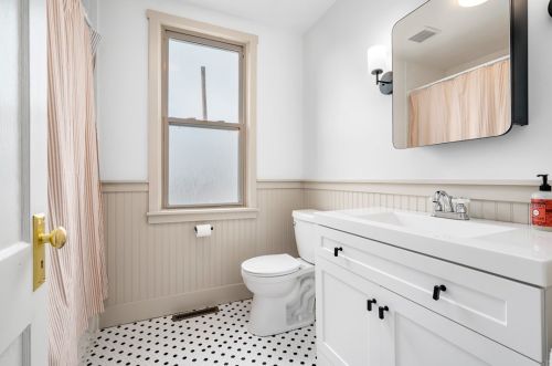 407 Center Ave, Pittsburgh PA  15215-3022 exterior