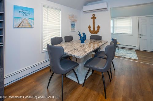 25 Monmouth Ave, Middletown NJ  07748-5732 exterior