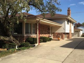 783 Saylor Ave, Elmhurst, IL 60126-4731