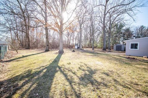 20 Belle Ave, Enfield CT 06082-2548 exterior