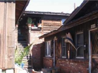 808 El Carmel Pl, San Diego CA  92109-7413 exterior