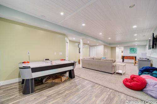 1626 Orshal Rd, Meskegon MI 49445-8804 exterior