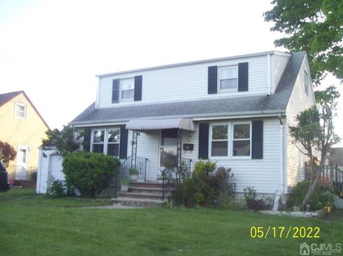 196 Penn Ave, Edison, NJ 08817-3604