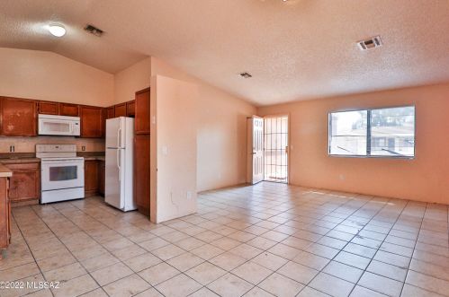 6082 Birchwood Dr, Tucson AZ  85746-3150 exterior