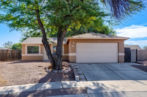 1827 Ransom Oaks Dr, Tucson, AZ 85746-3160