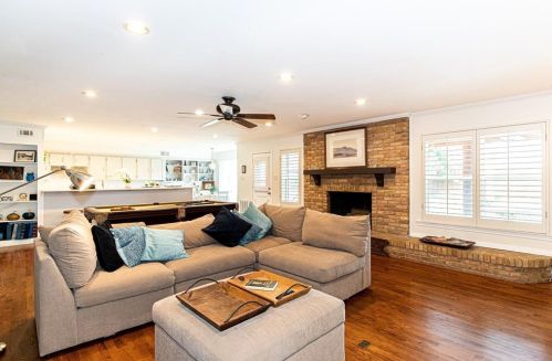 14140 Edgecrest Dr, Dallas TX 75254-2803 exterior