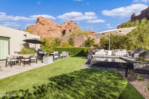 5841 Echo Canyon Cir, Phoenix AZ 85018-1243 exterior