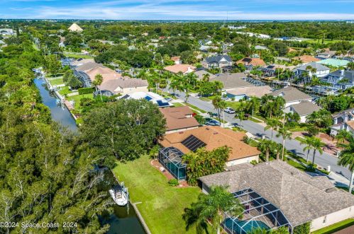 2025 Sykes Crk Dr, Merritt Island FL 32953-3066 exterior