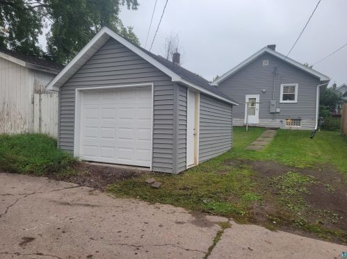 2860 6 St, Duluth MN 55806-1460 exterior