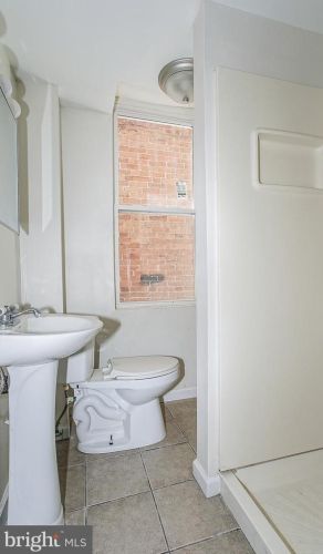 6215 Market St, Philadelphia PA 19139-2923 exterior