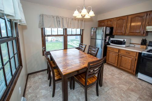 8442 Montana Ave, Milwaukee WI 53227-3357 exterior