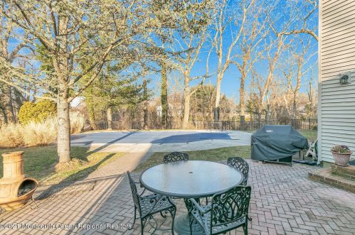 21 Tyson Dr, Red Bank NJ exterior