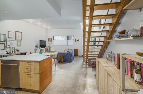 2318 Amber St, Philadelphia PA 19134-0038 exterior