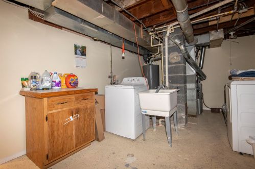 4625 74, Milwaukee WI 53218-4750 exterior