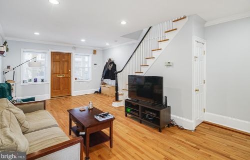 885 21 St, Philadelphia PA 19121-3901 exterior