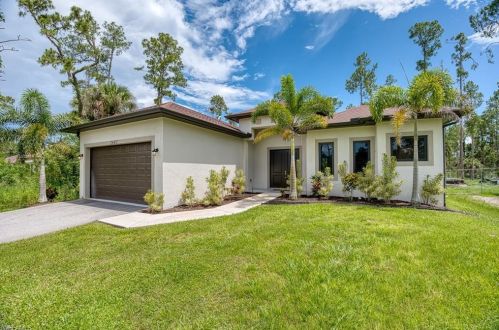 2642 18th Ave, Naples, FL 34120-3590