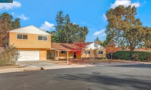 742 Charlton Dr, Concord, CA 94523-3526