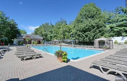 313 Franklin Ct, Edgewater NJ  07020-1603 exterior