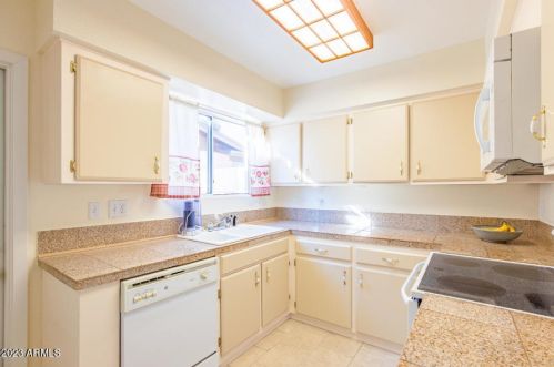 17601 10th Ave, Phoenix AZ  85023-2610 exterior