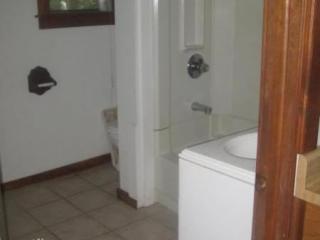 913 Village St, Kalamazoo MI  49008-1149 exterior