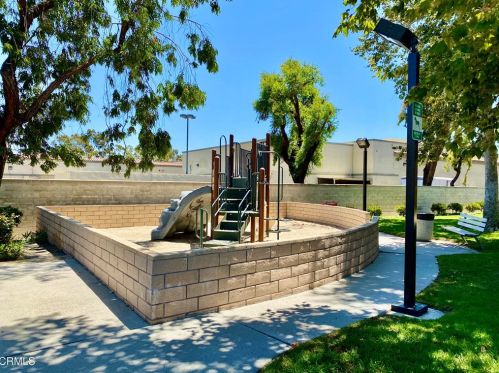 2023 Blackberry Cir, Oxnard CA 93036-9066 exterior