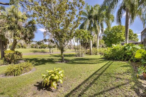 212 Palmetto Dunes Cir, Naples FL 34113-7562 exterior